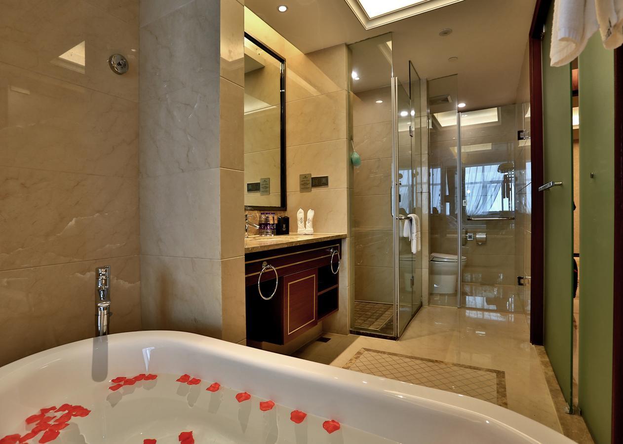 Yiwu Zhong Lian Kai Xin Hotel Exterior photo